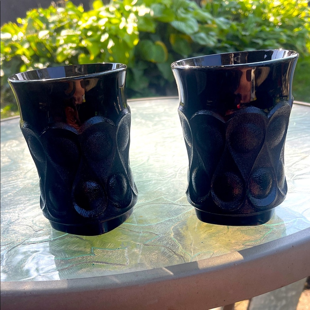 Elegant Black Glass Tumblers